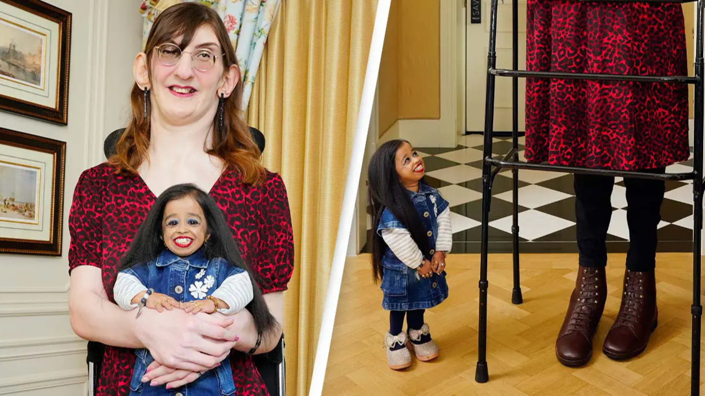 World's tallest woman and world's shortest woman meet for the first time