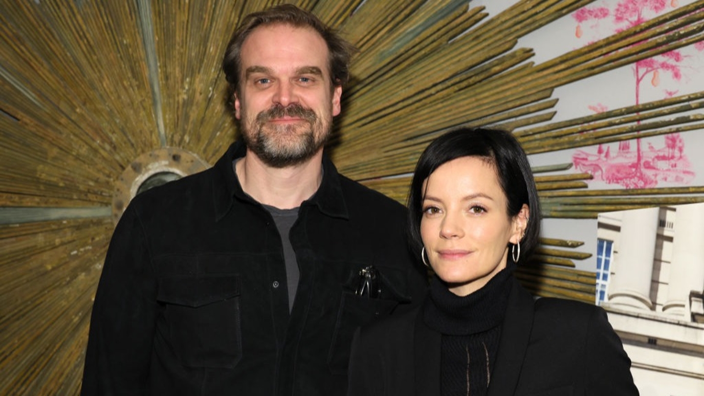David Harbour regarde son passé avec ‘regrets’