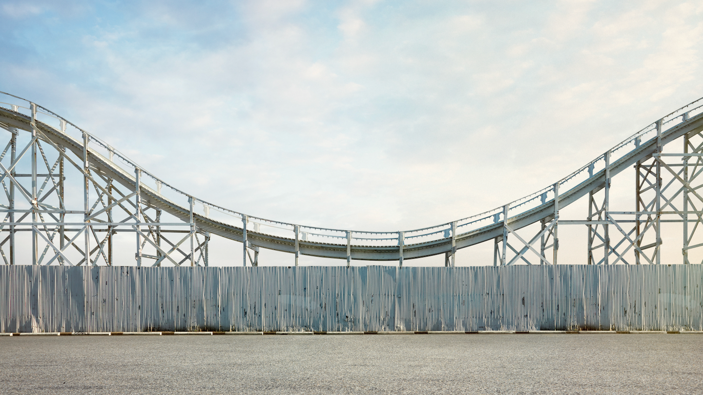 Le point fatal du rollercoaster primé de Julijonas Urbonas